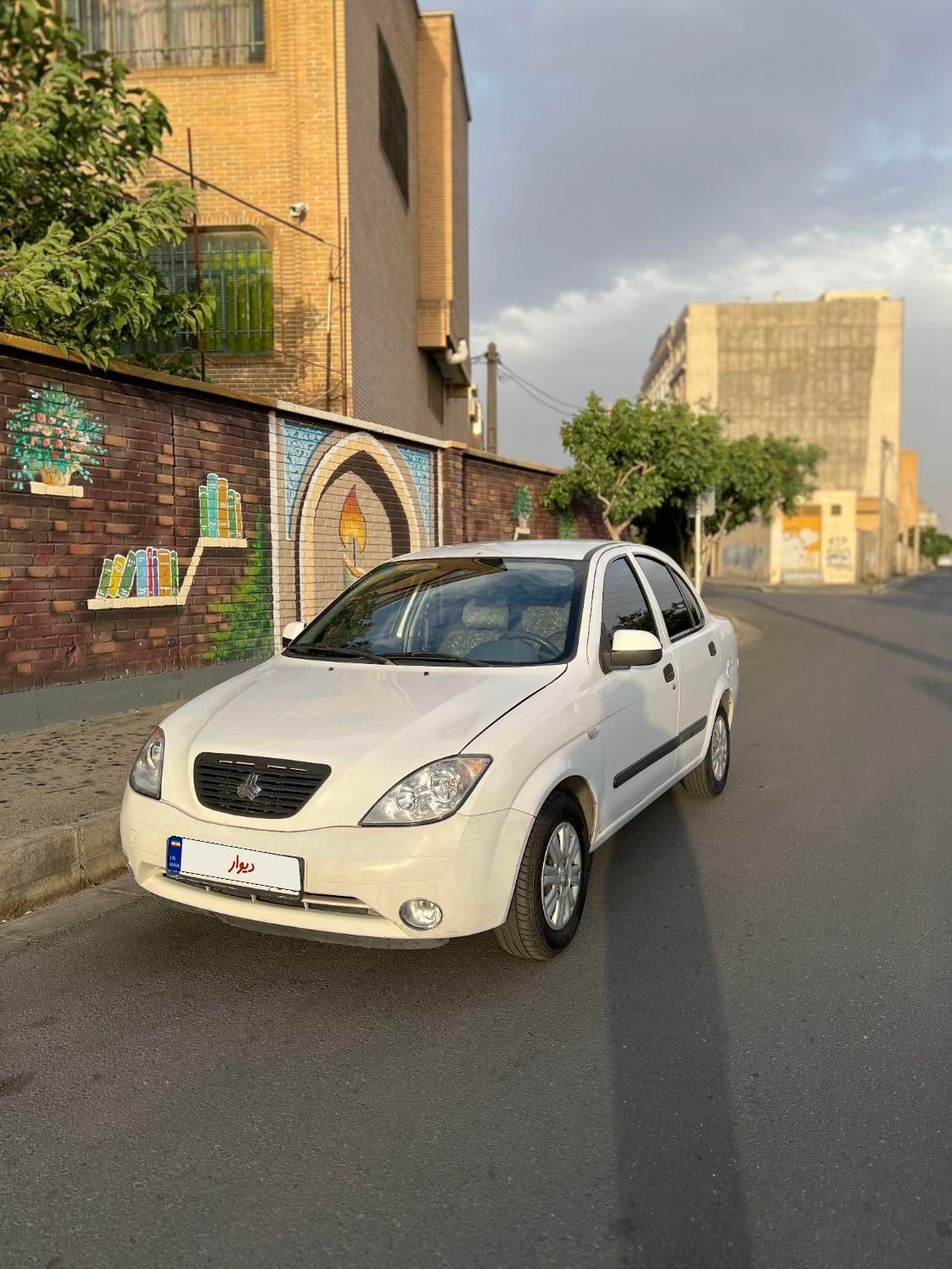 تیبا صندوق دار SX - 1393