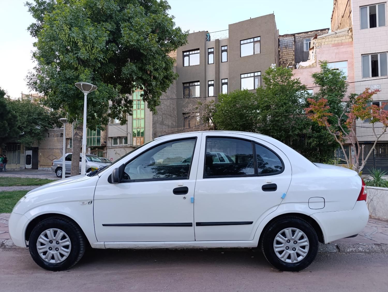 تیبا صندوق دار SX - 1398