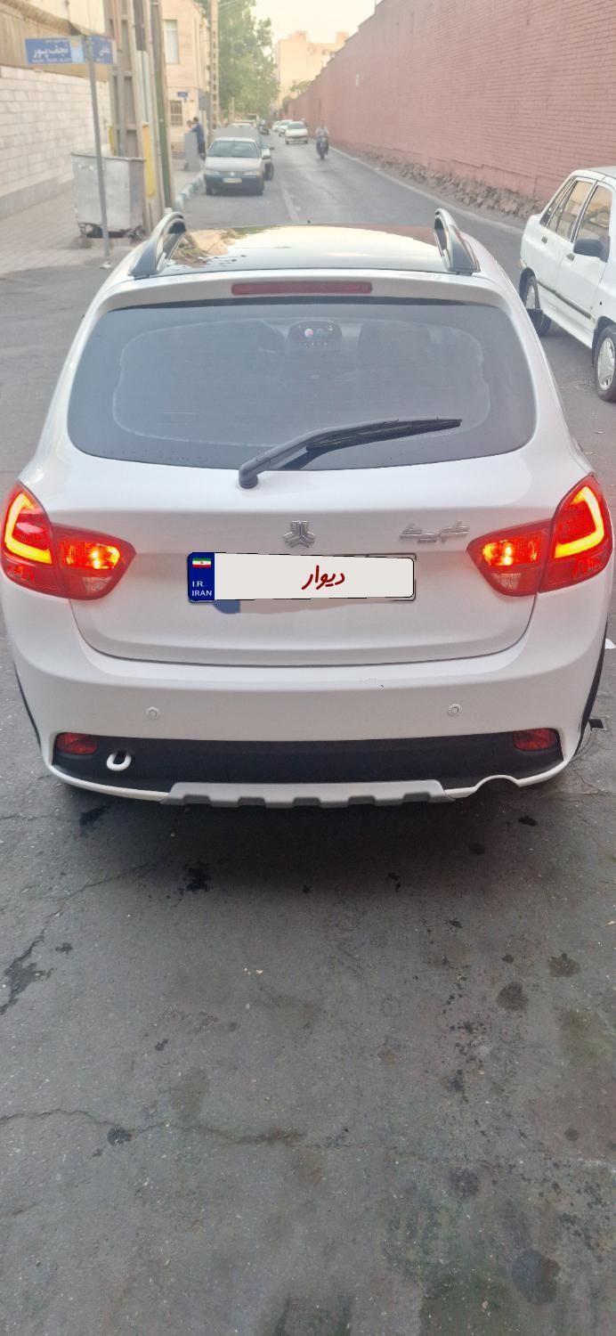 کوییک R دنده‌ای - 1402