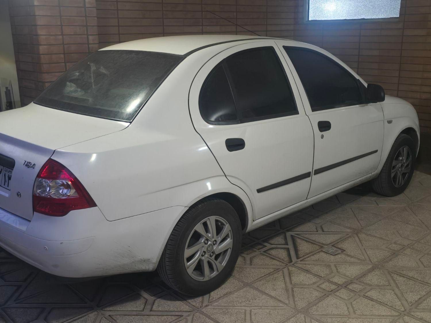 تیبا صندوق دار SX - 1400