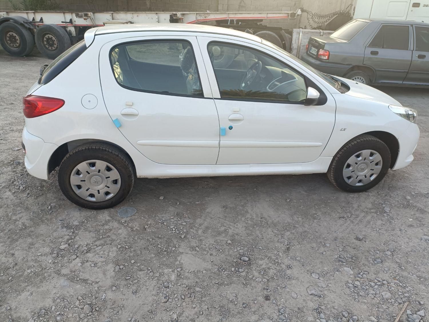 پژو 207 دنده‌ای با موتور TU3 - 1404
