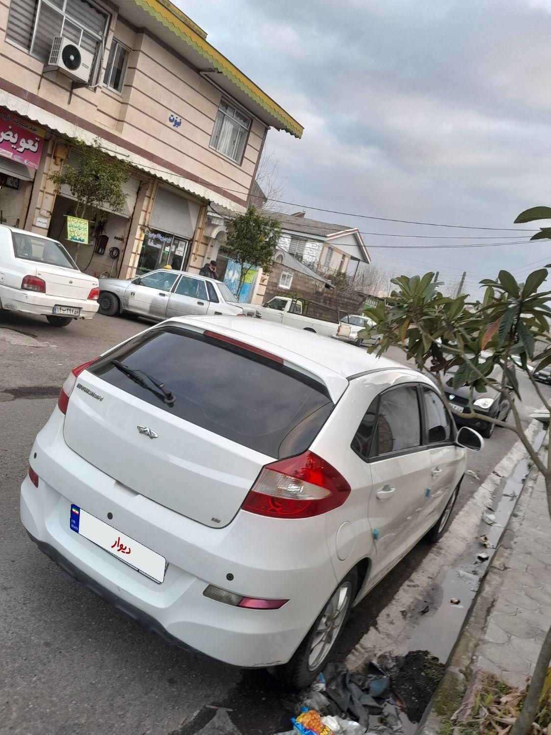 ام وی ام 315 هاچ بک ساده دنده ای - 2012