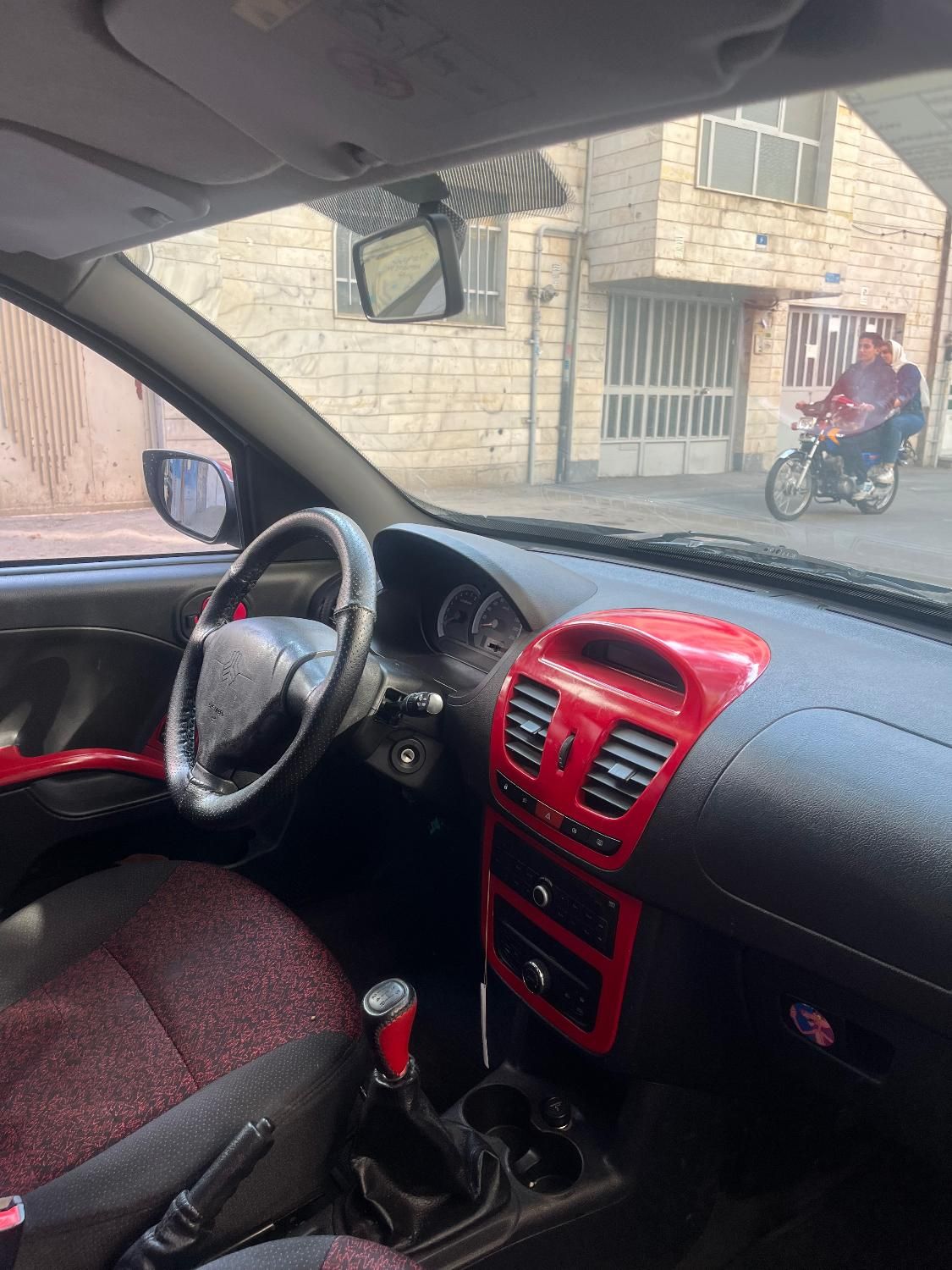 خودرو کوییک، R آگهی ann_18042843