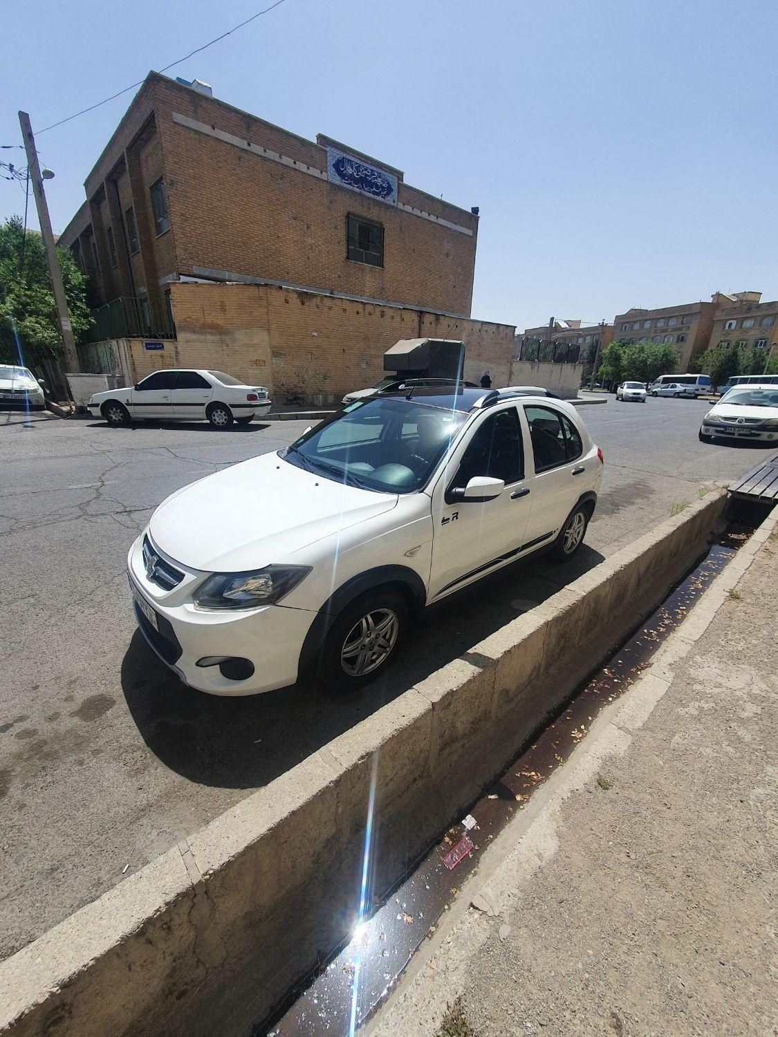 خودرو کوییک، R آگهی ann_18043085