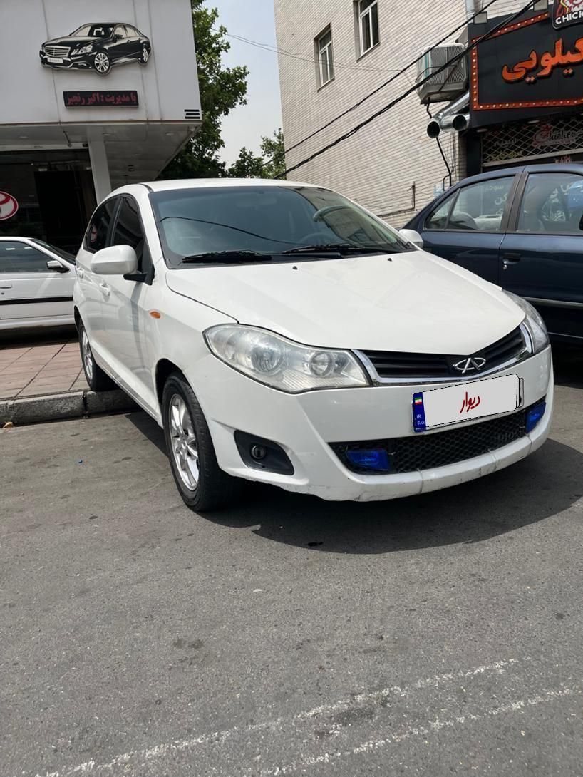 ام وی ام 315 هاچ بک ساده دنده ای - 2012