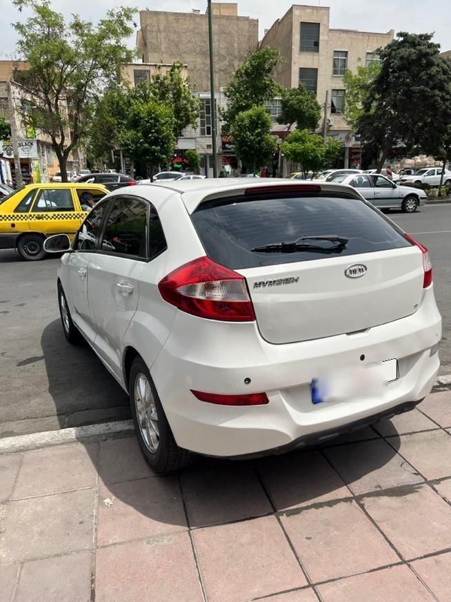 ام وی ام 315 هاچ بک ساده دنده ای - 2012