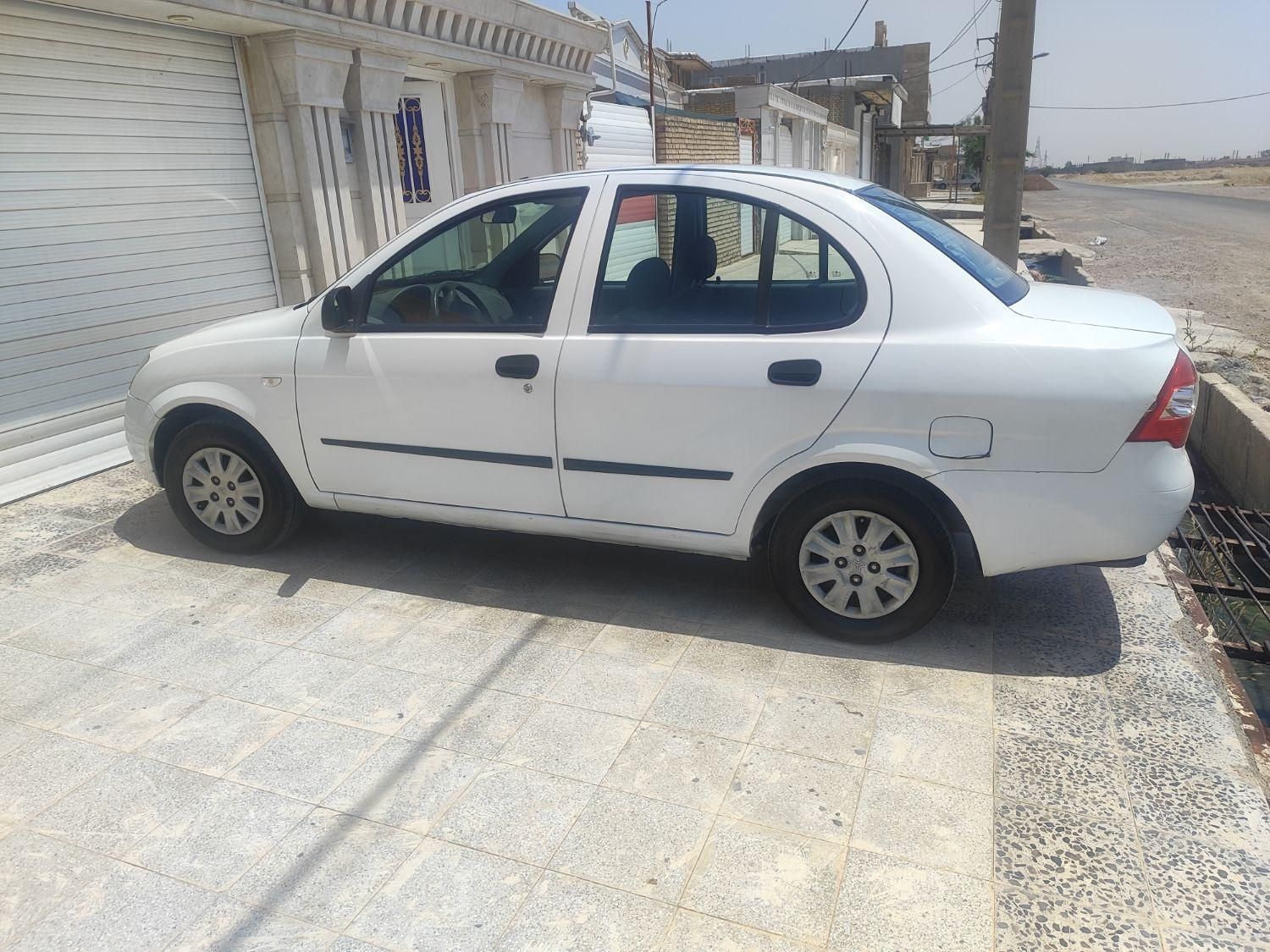 تیبا صندوق دار EX - 1400