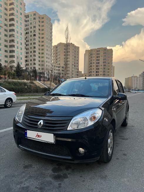 رنو ساندرو اتوماتیک - 1395