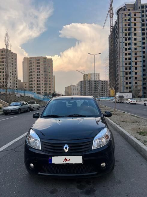رنو ساندرو اتوماتیک - 1395