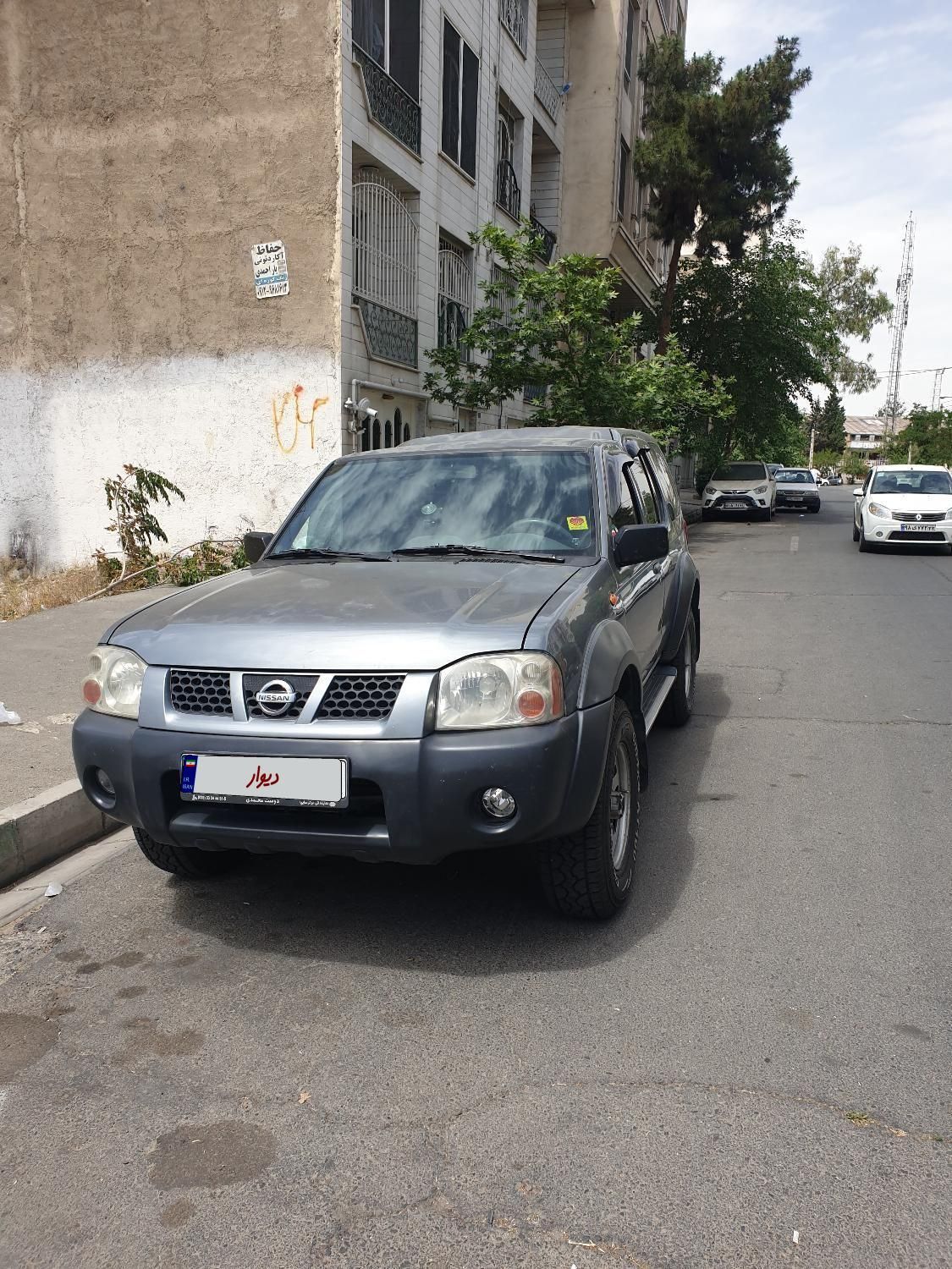 نیسان رونیز دنده‌ای - 2008