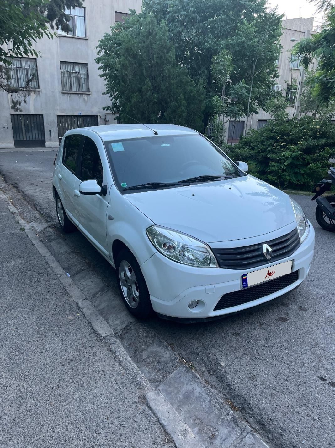 خودرو رنو، ساندرو آگهی ann_18046320