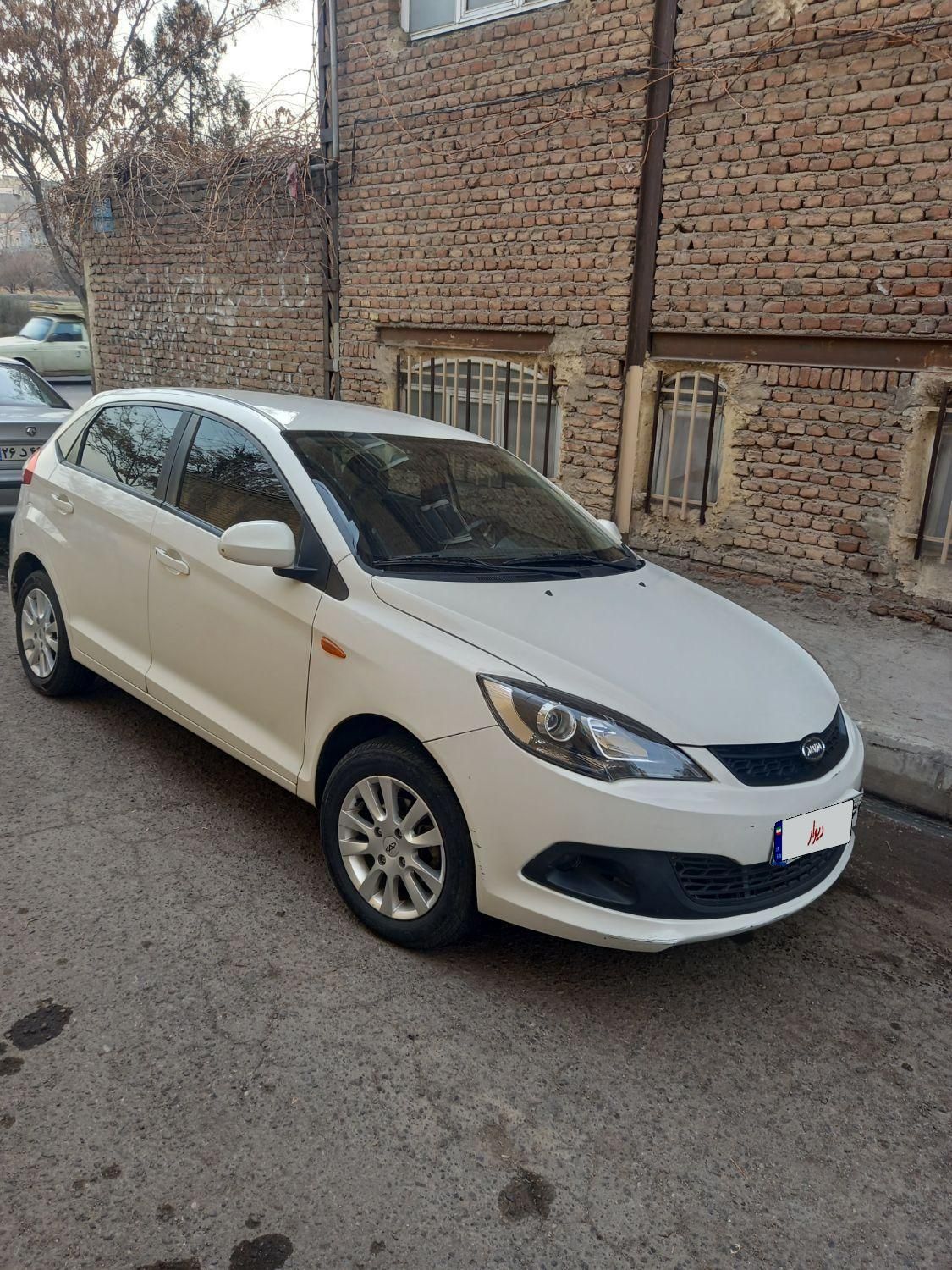 ام وی ام 315 هاچ بک ساده دنده ای - 2015