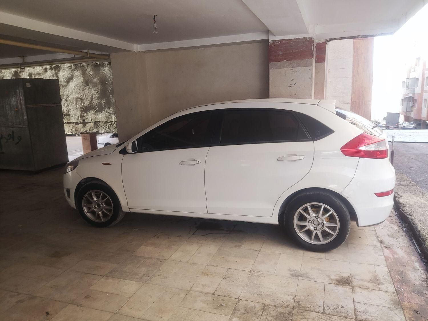 ام وی ام 315 هاچ بک ساده دنده ای - 2014