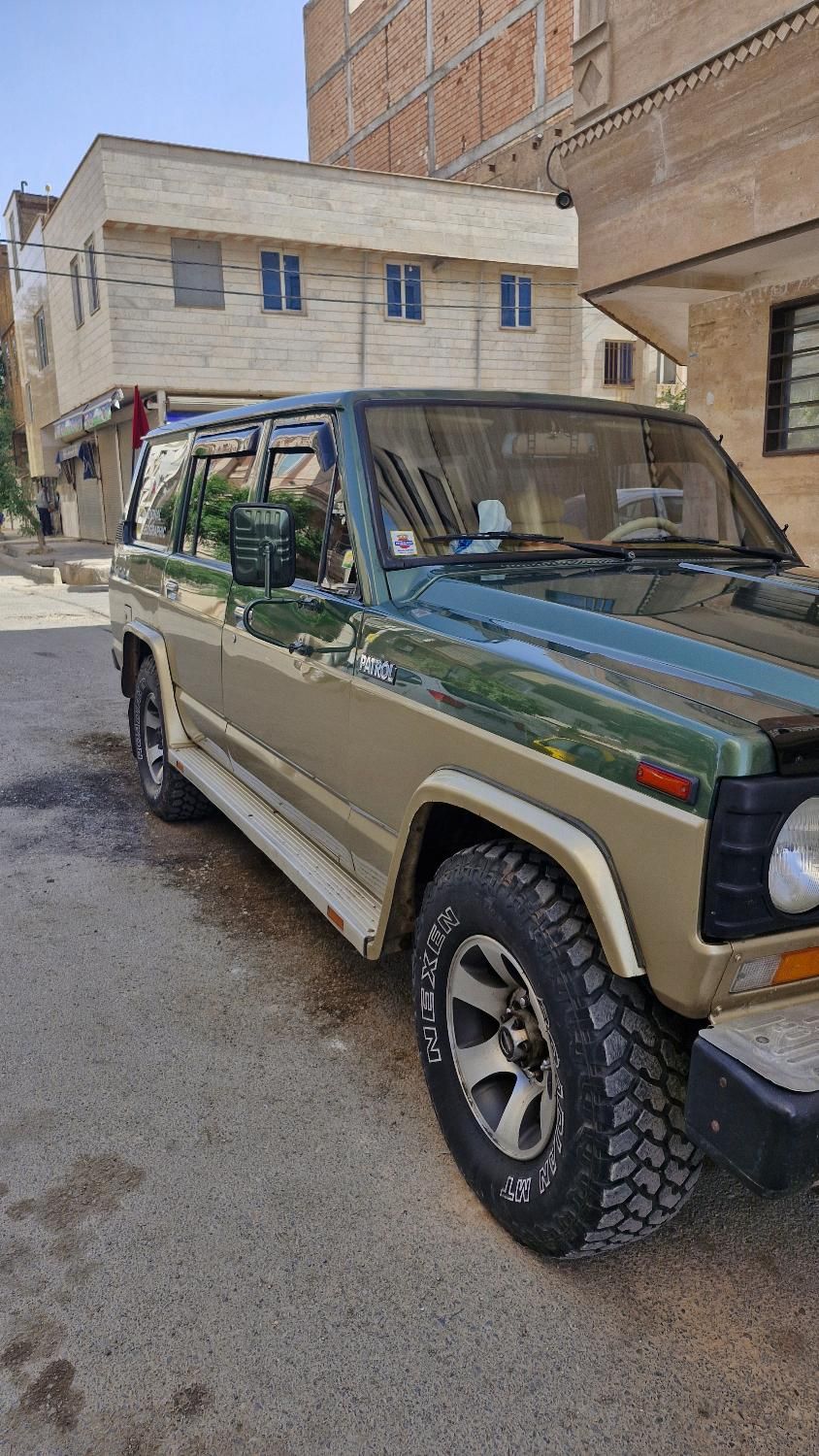 نیسان پاترول چهار درب 4 سیلندر - 2000