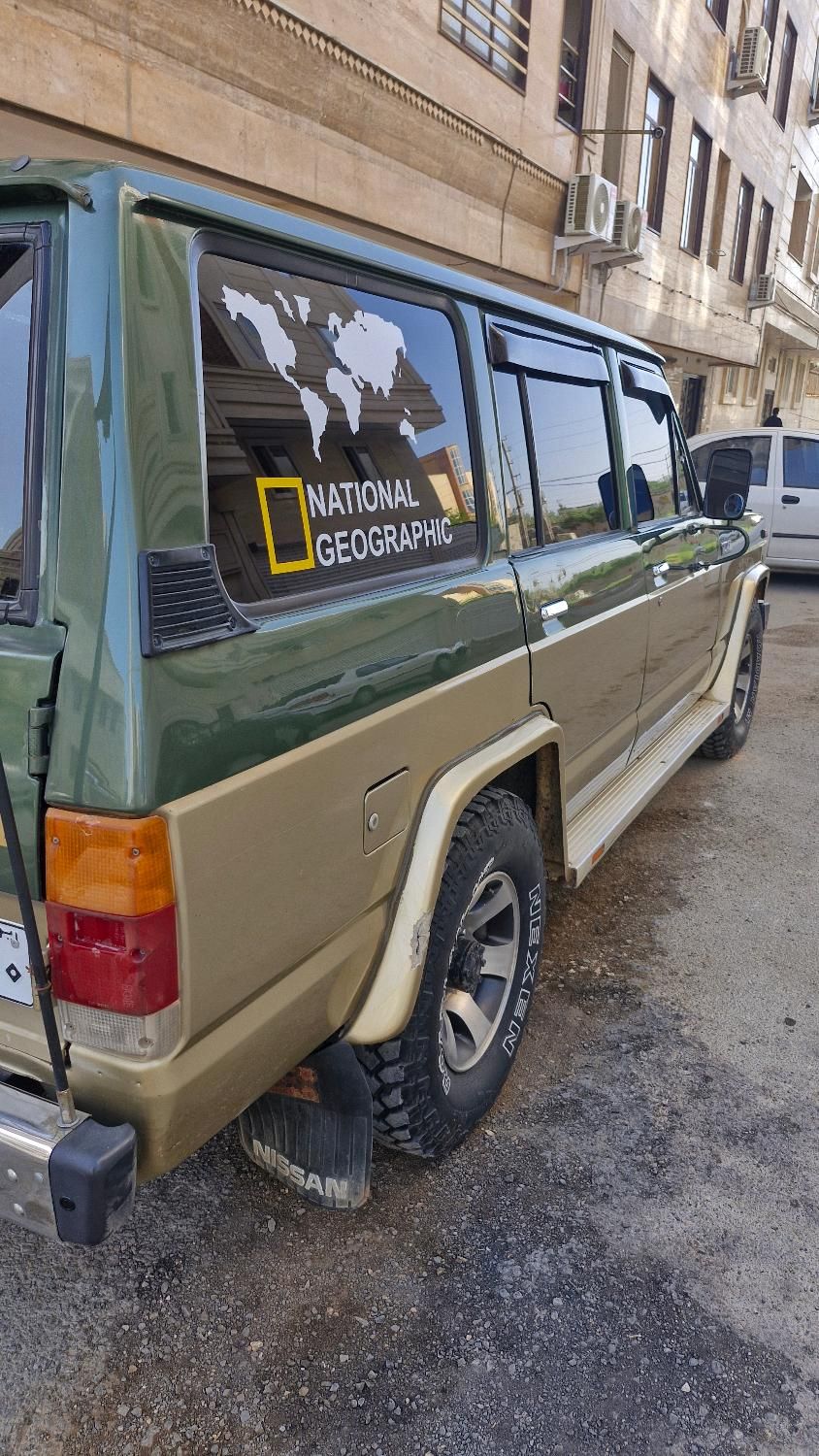 نیسان پاترول چهار درب 4 سیلندر - 2000