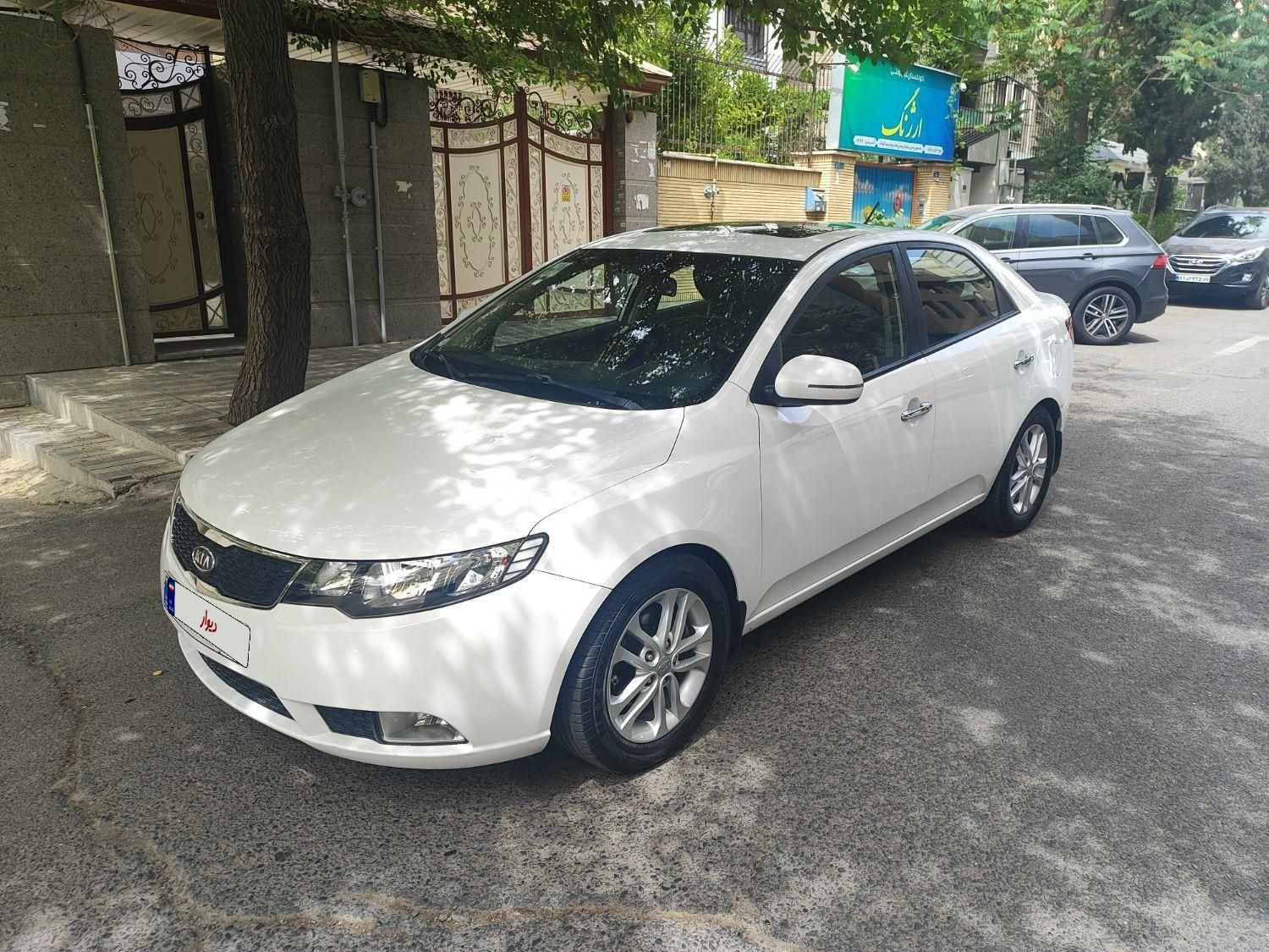 خودرو کیا، سراتو مونتاژ آگهی ann_18052684