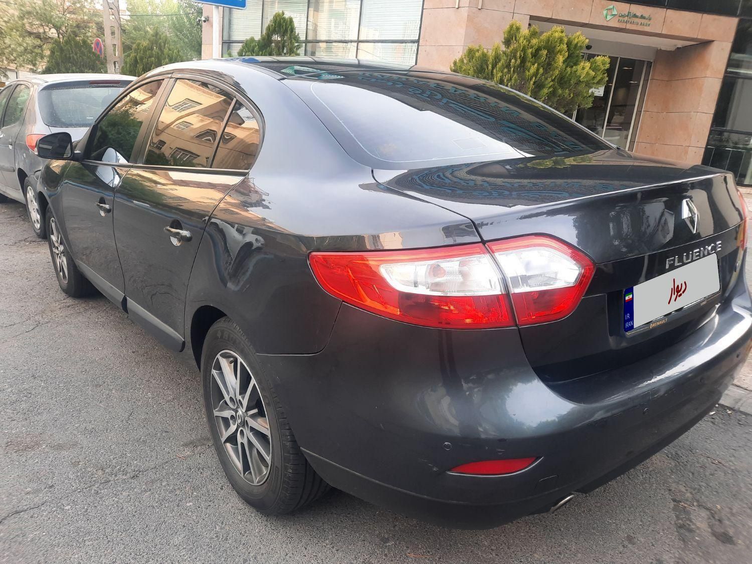 رنو فلوئنس دنده‌ای - 2015