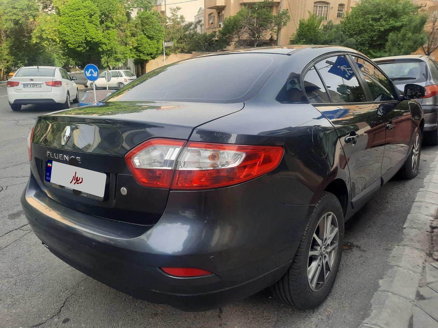 رنو فلوئنس دنده‌ای - 2015