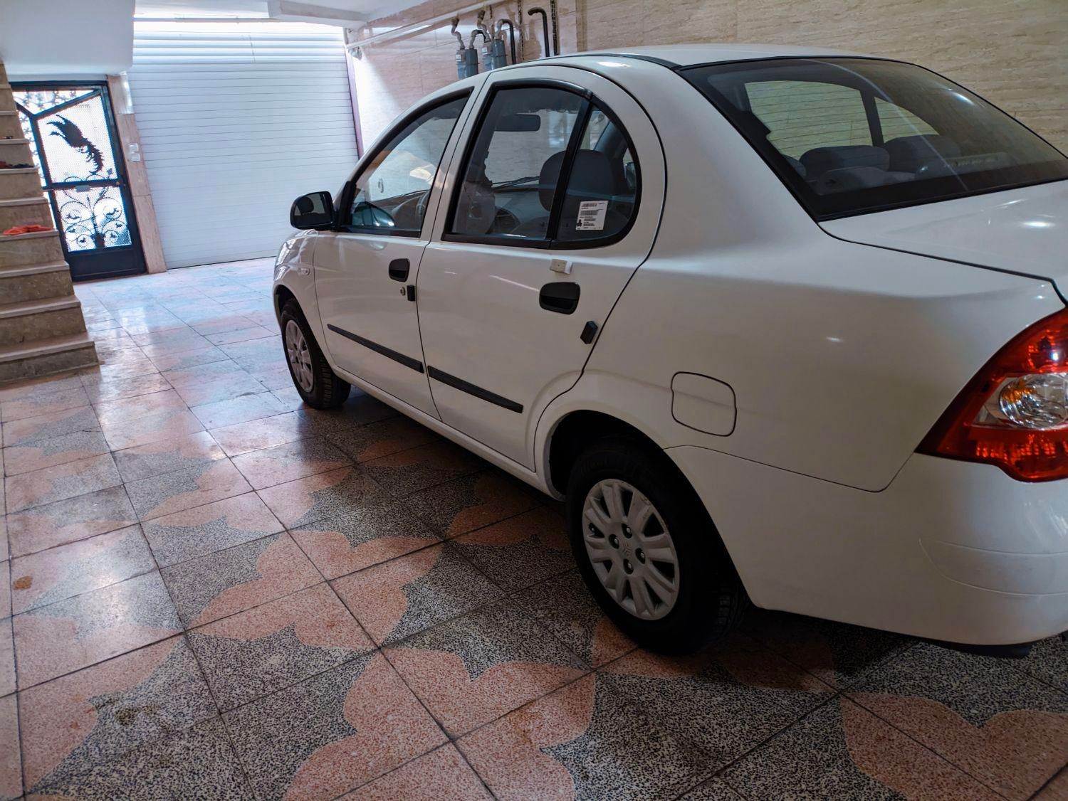 تیبا صندوق دار SX - 1400