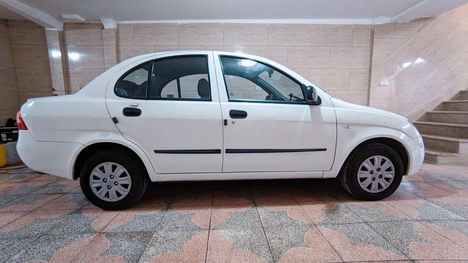 تیبا صندوق دار SX - 1400