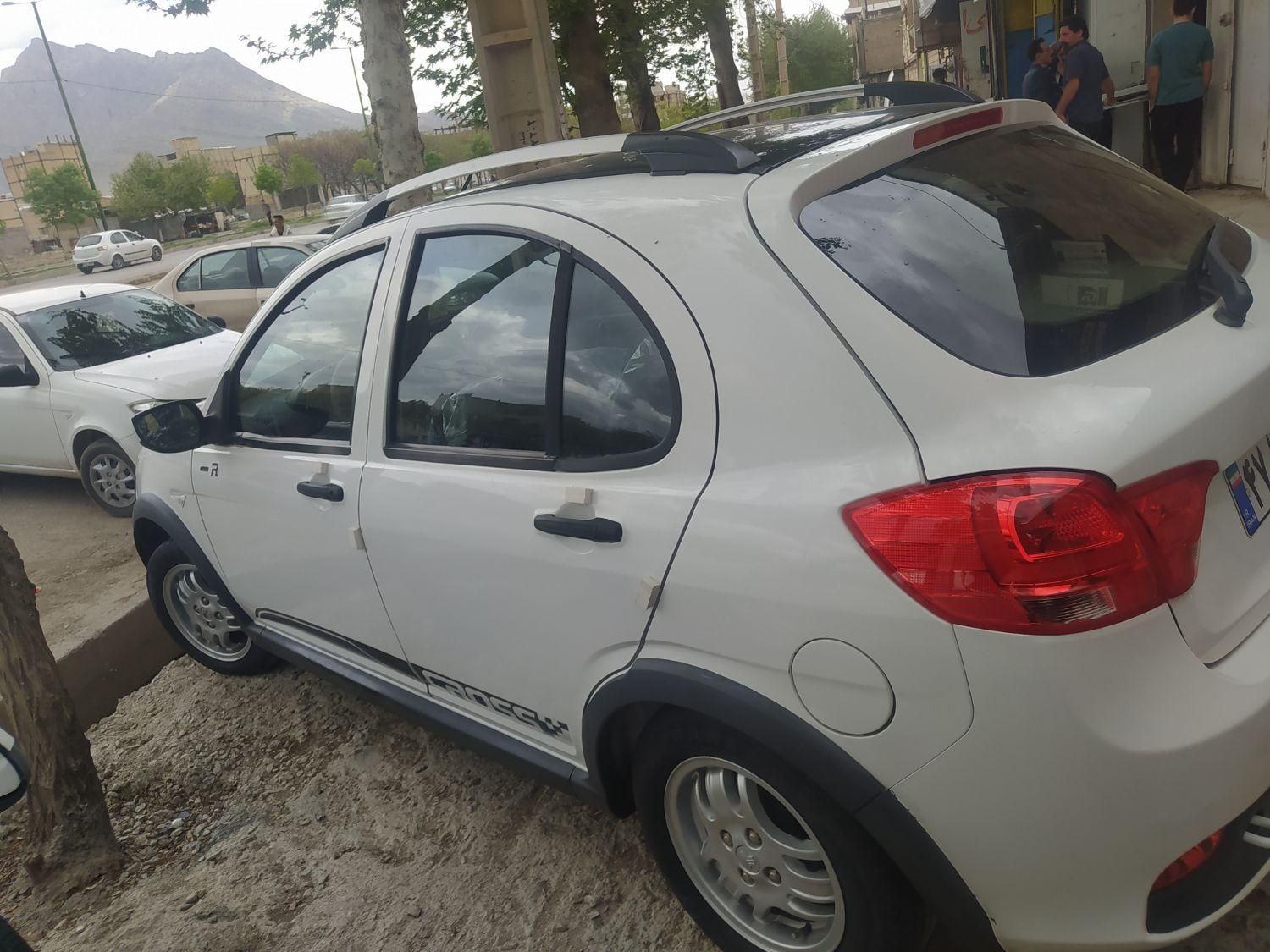 خودرو کوییک، R آگهی ann_18061497
