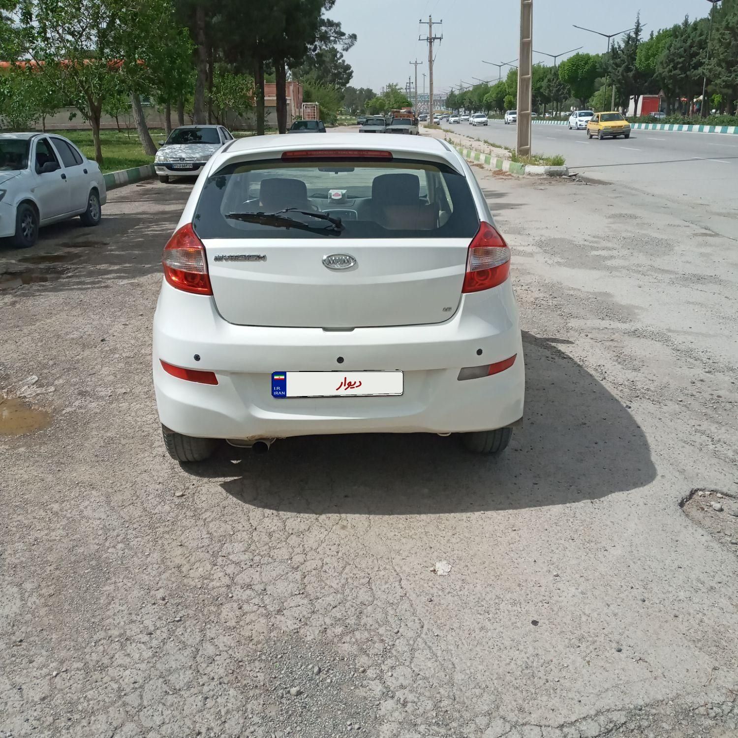 ام وی ام 315 هاچ بک ساده دنده ای - 2012