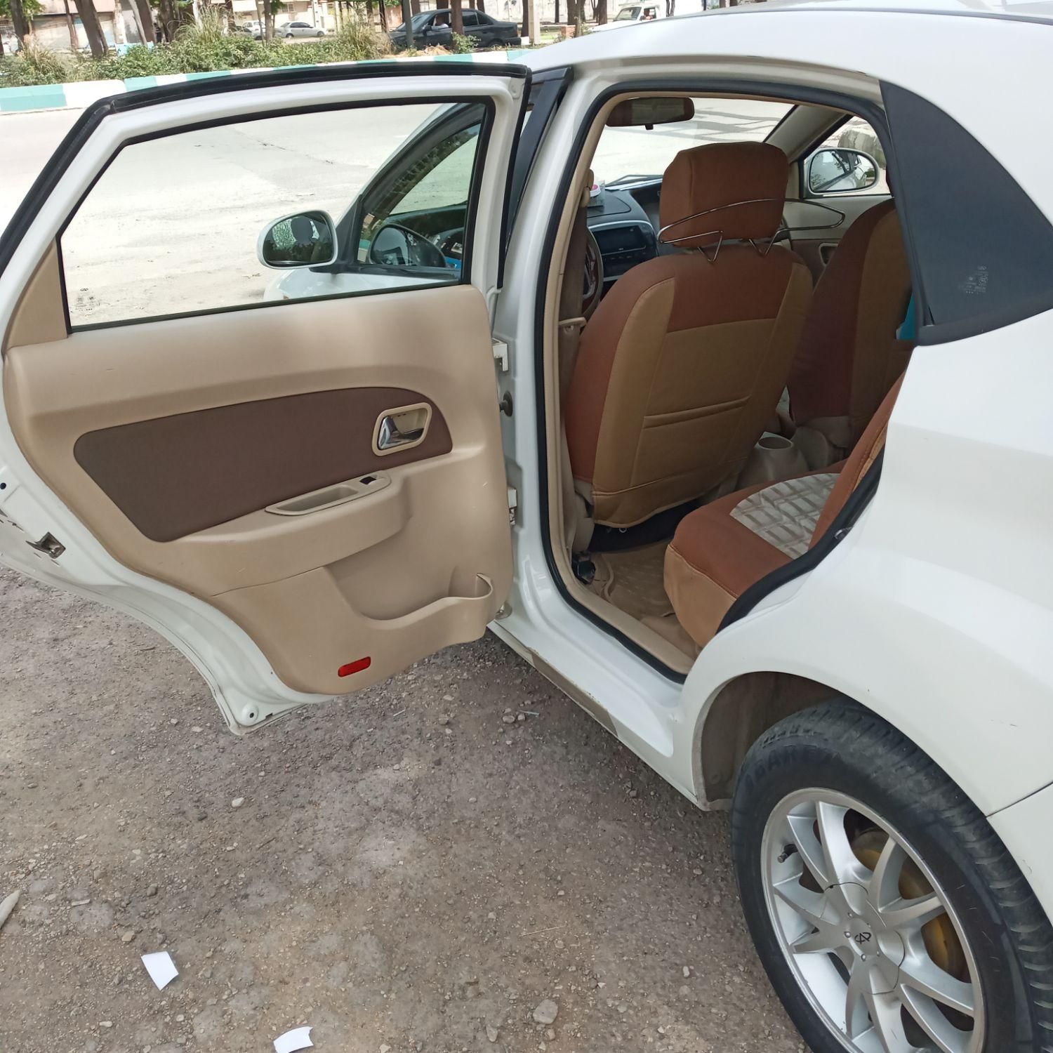 ام وی ام 315 هاچ بک ساده دنده ای - 2012