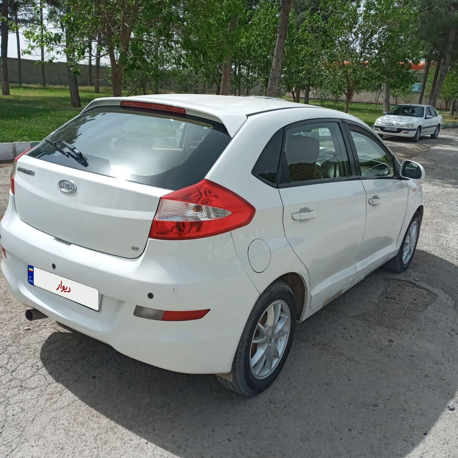 ام وی ام 315 هاچ بک ساده دنده ای - 2012