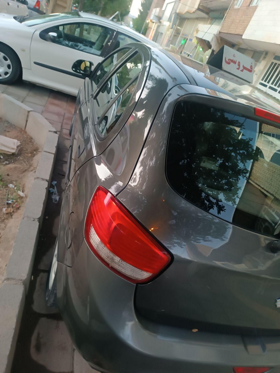 تیبا صندوق دار SX - 1398