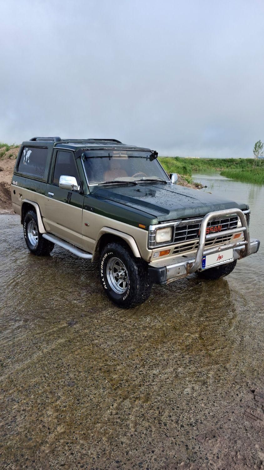 نیسان پاترول دو درب دنده‌ای - 2002