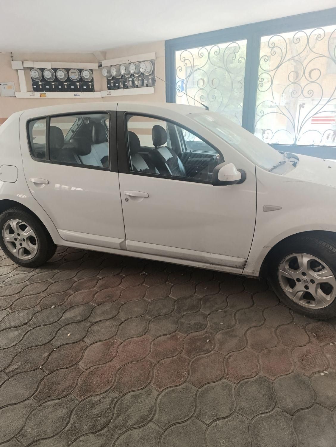 خودرو رنو، ساندرو آگهی ann_18078859
