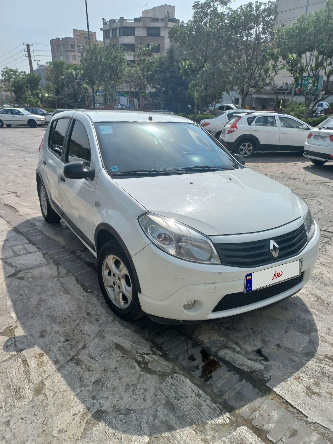 خودرو رنو، ساندرو آگهی ann_18086669
