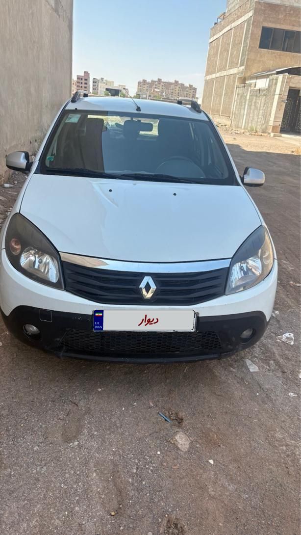 رنو ساندرو اتوماتیک - 1395