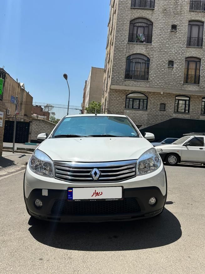 رنو ساندرو اتوماتیک - 1396
