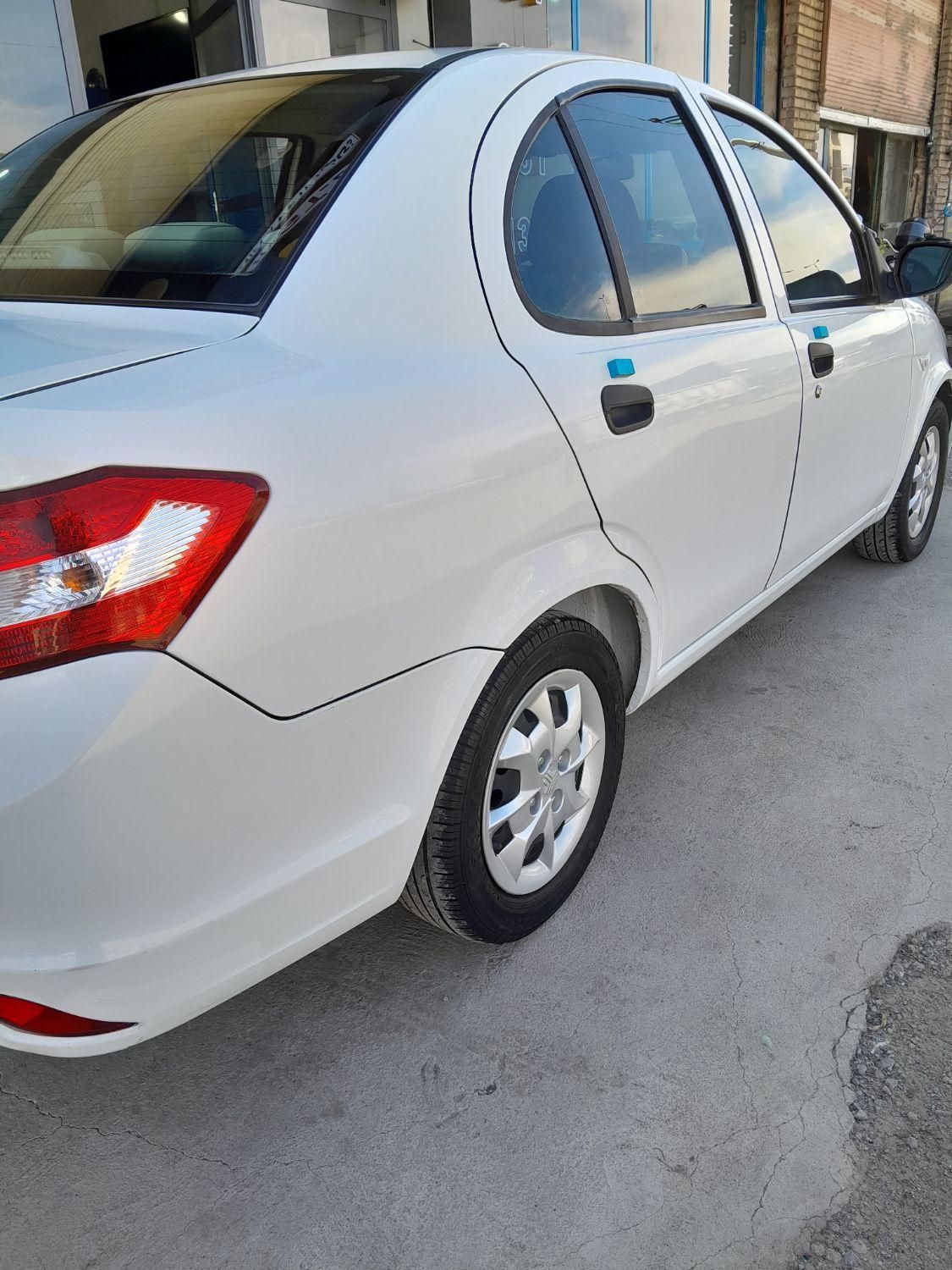 ساینا S دنده ای بنزینی - 1400