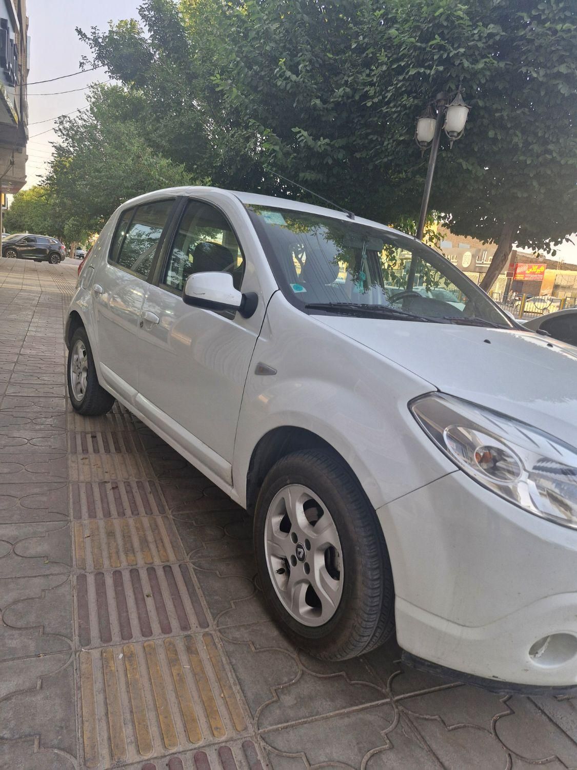 رنو ساندرو اتوماتیک - 1396