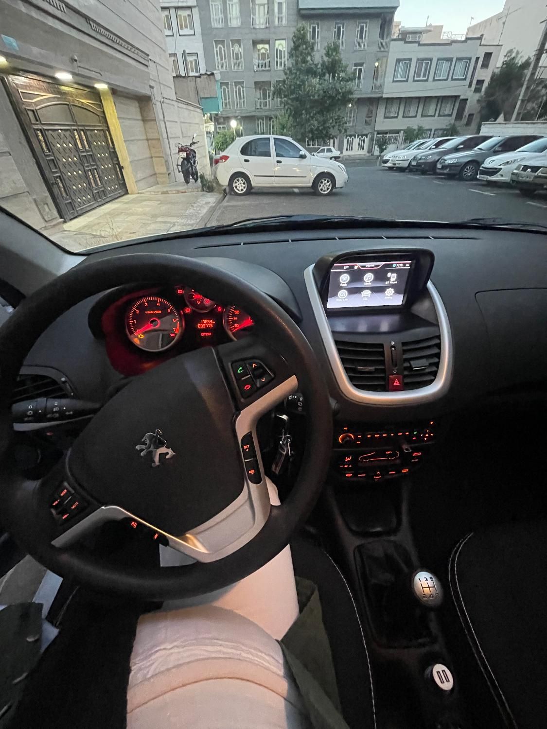 پژو 207 دنده‌ای با موتور TU3 - 1403