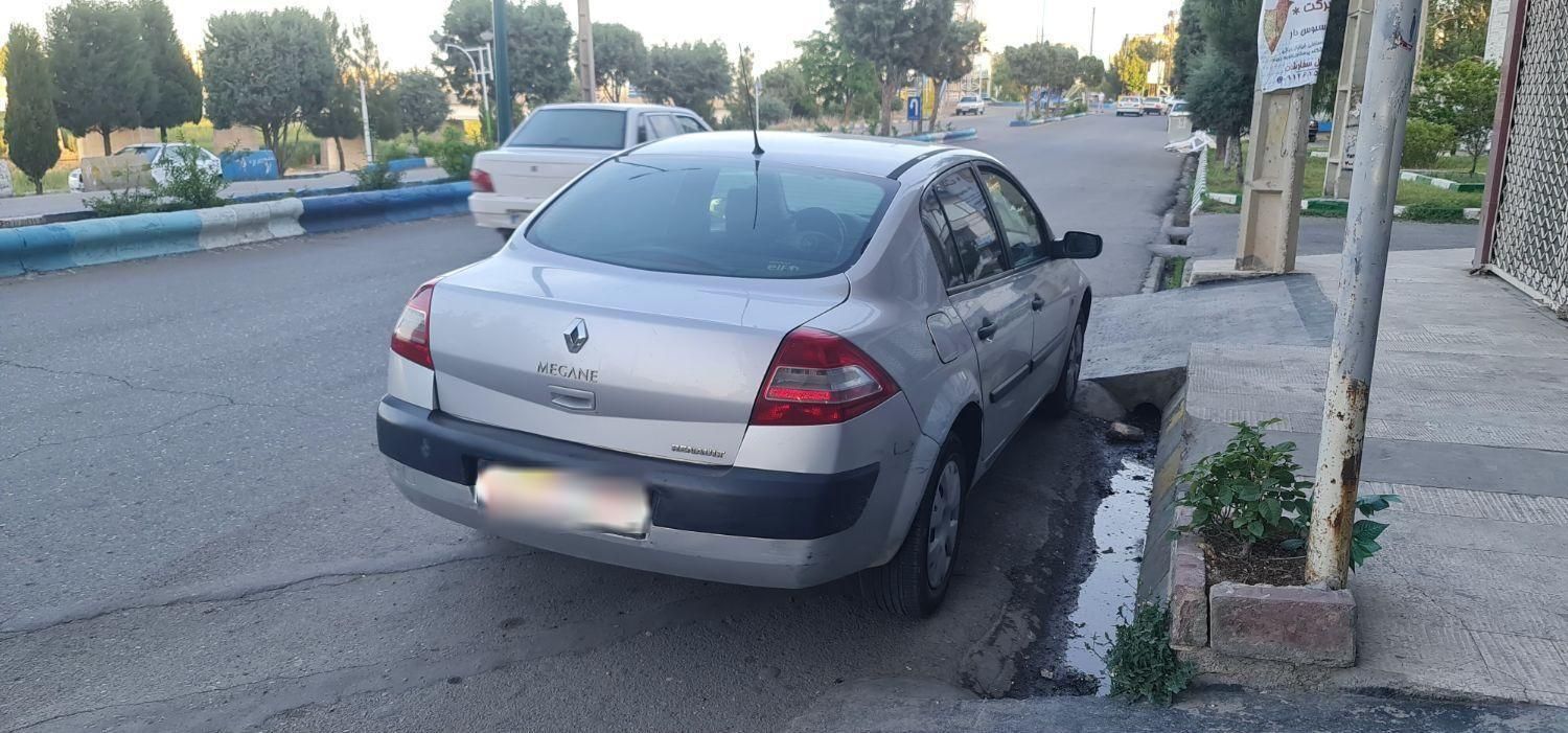 رنو مگان دنده‌ای 1600 - 2008