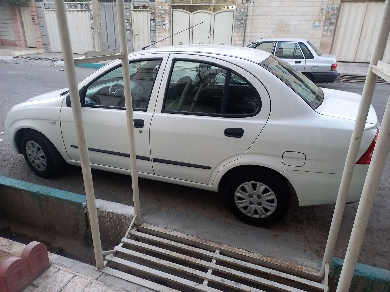 تیبا صندوق دار SX - 1398