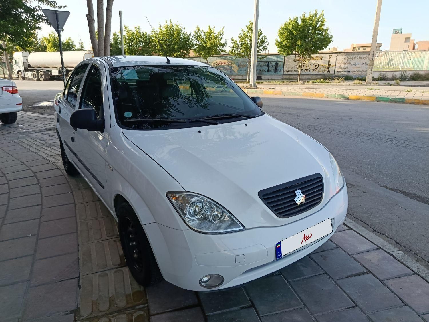 تیبا صندوق دار SX - 1400