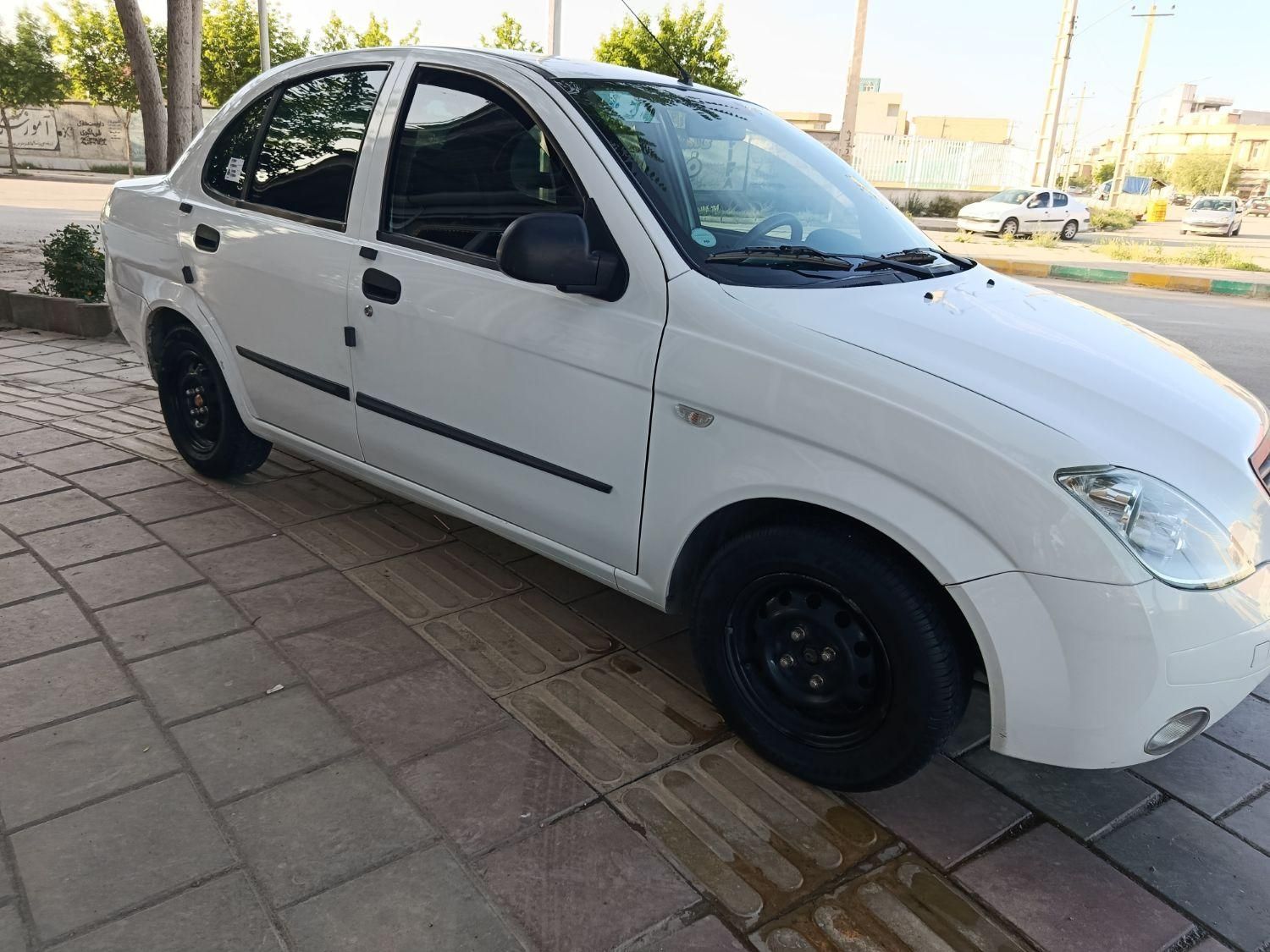 تیبا صندوق دار SX - 1400