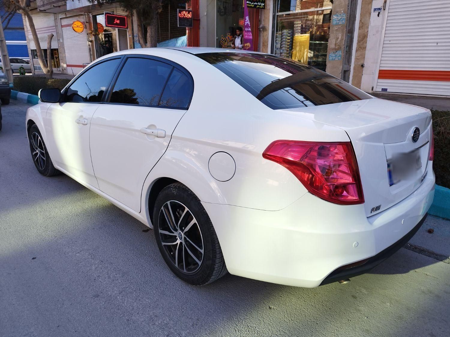 بسترن B50 اتوماتیک - 2015