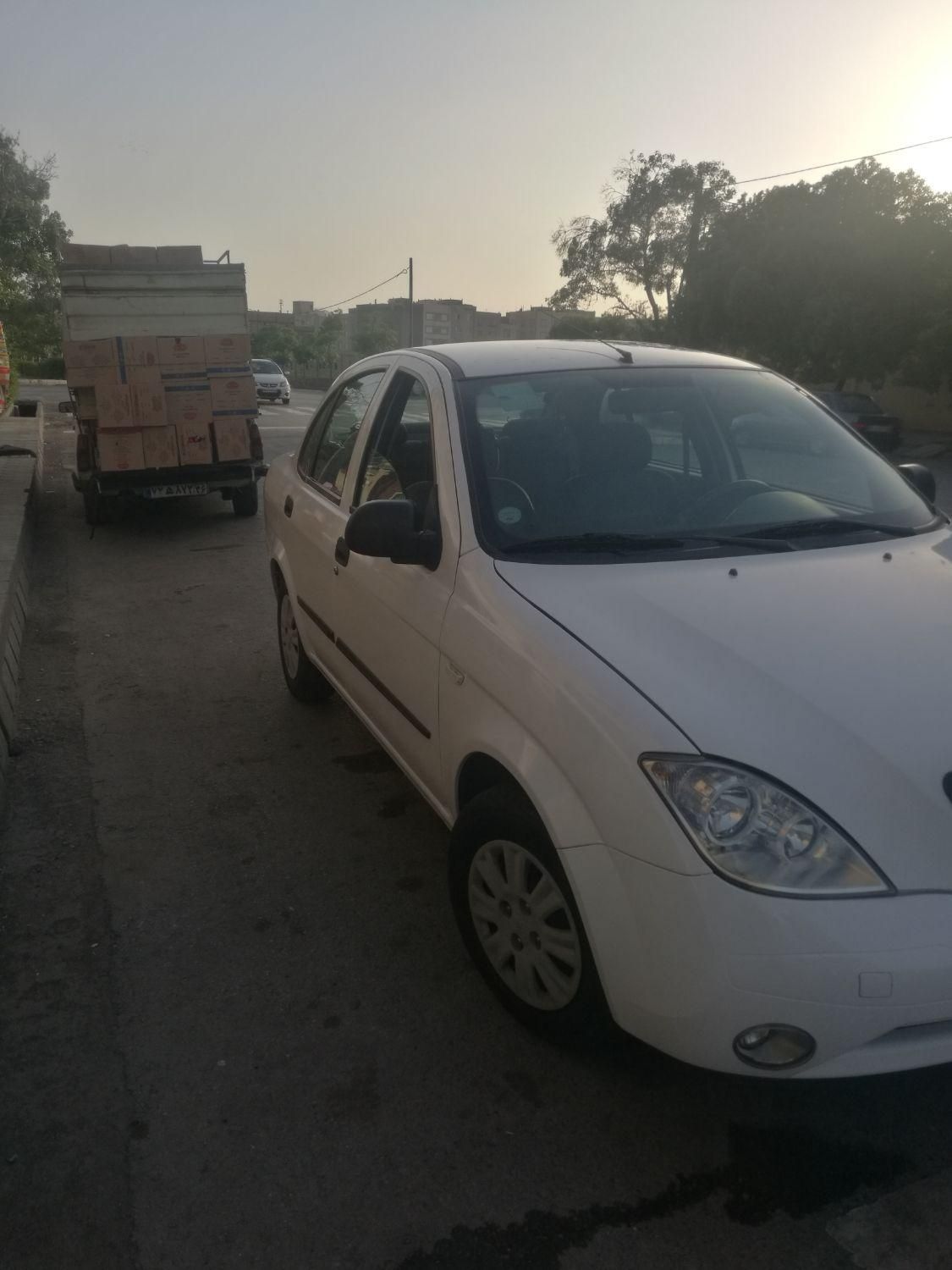 تیبا صندوق دار SX - 1401