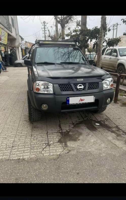 نیسان رونیز دنده‌ای - 2004