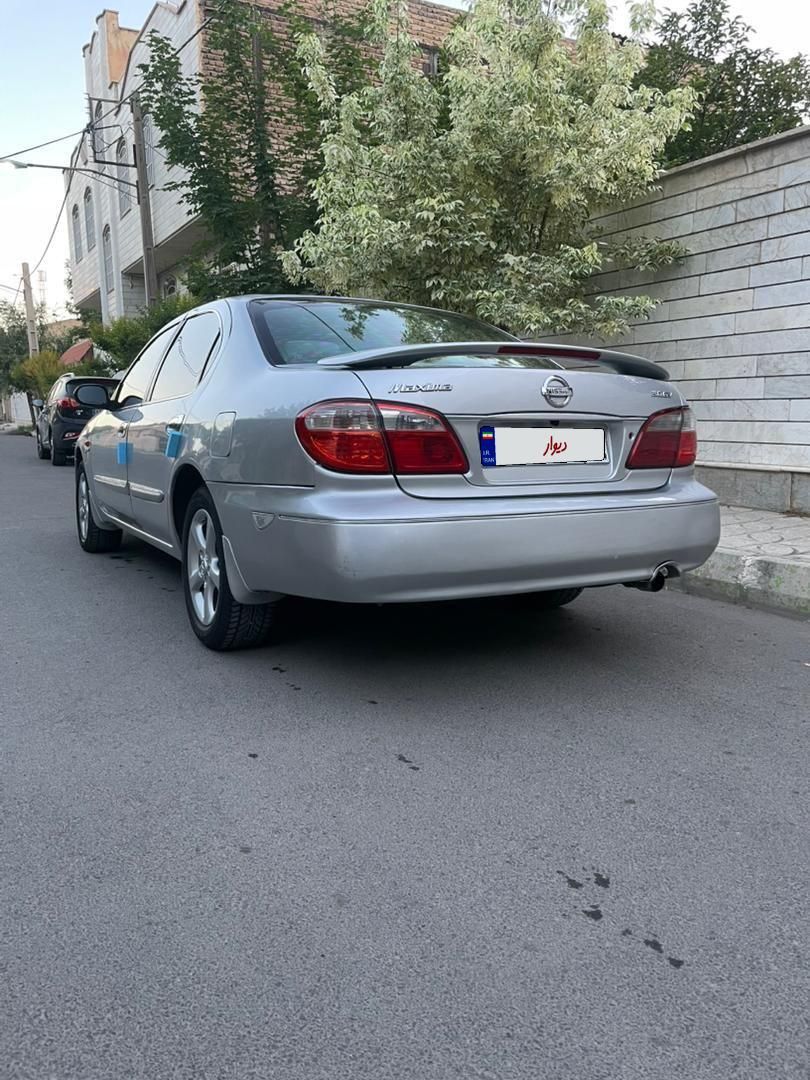 نیسان ماکسیما دنده‌ای - 2002