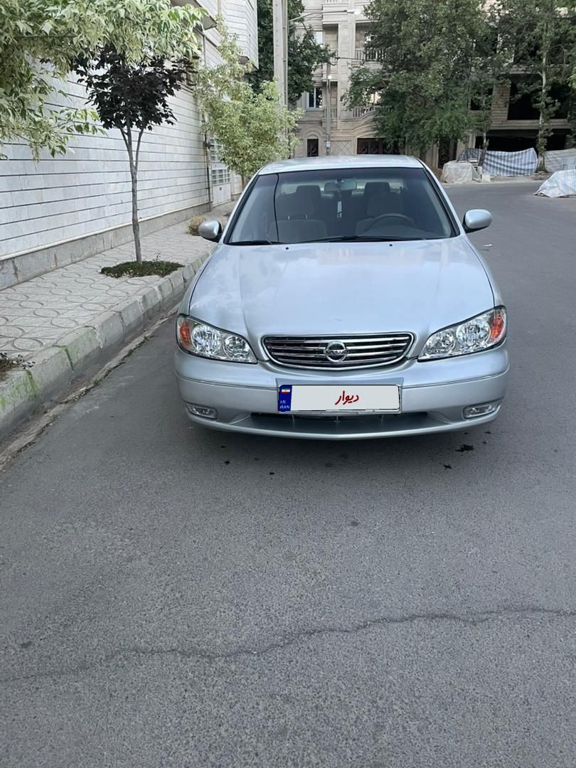 نیسان ماکسیما دنده‌ای - 2002