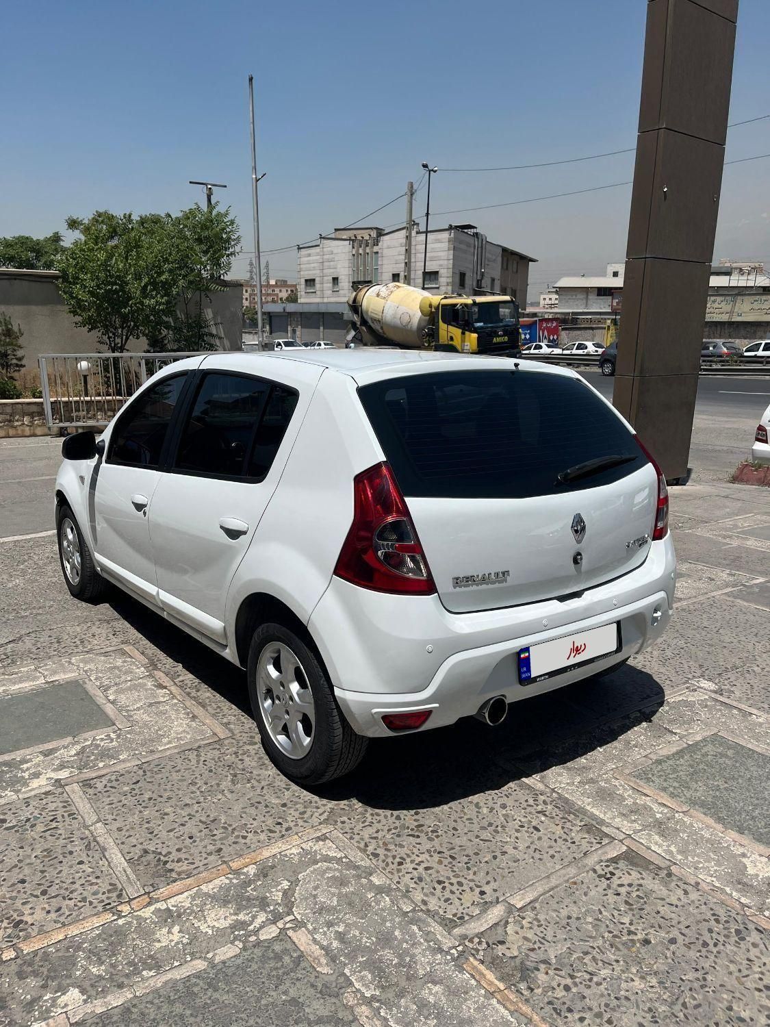 رنو ساندرو اتوماتیک - 1396