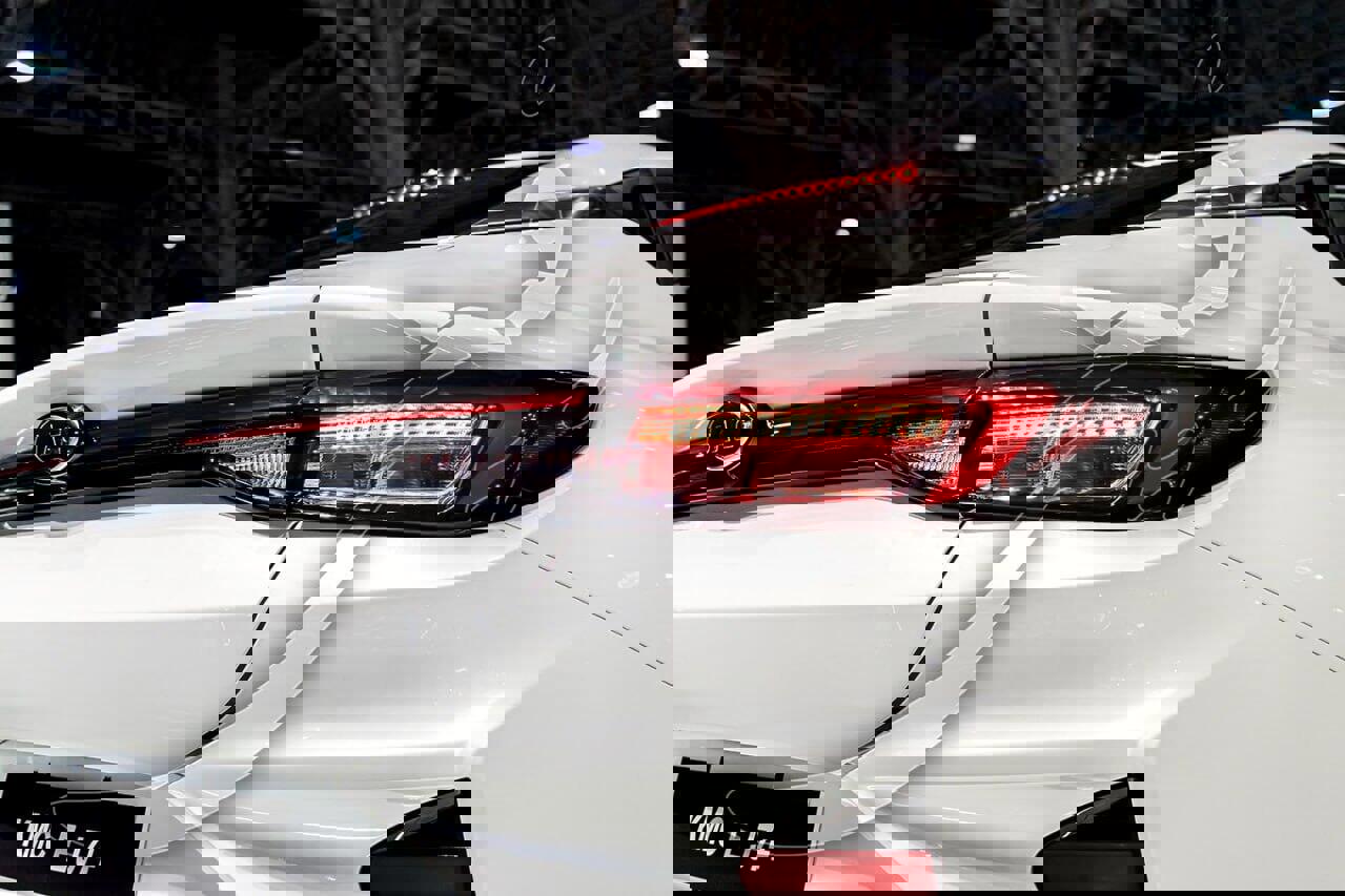 کی ام سی EJ7 142 کیلووات - 2024