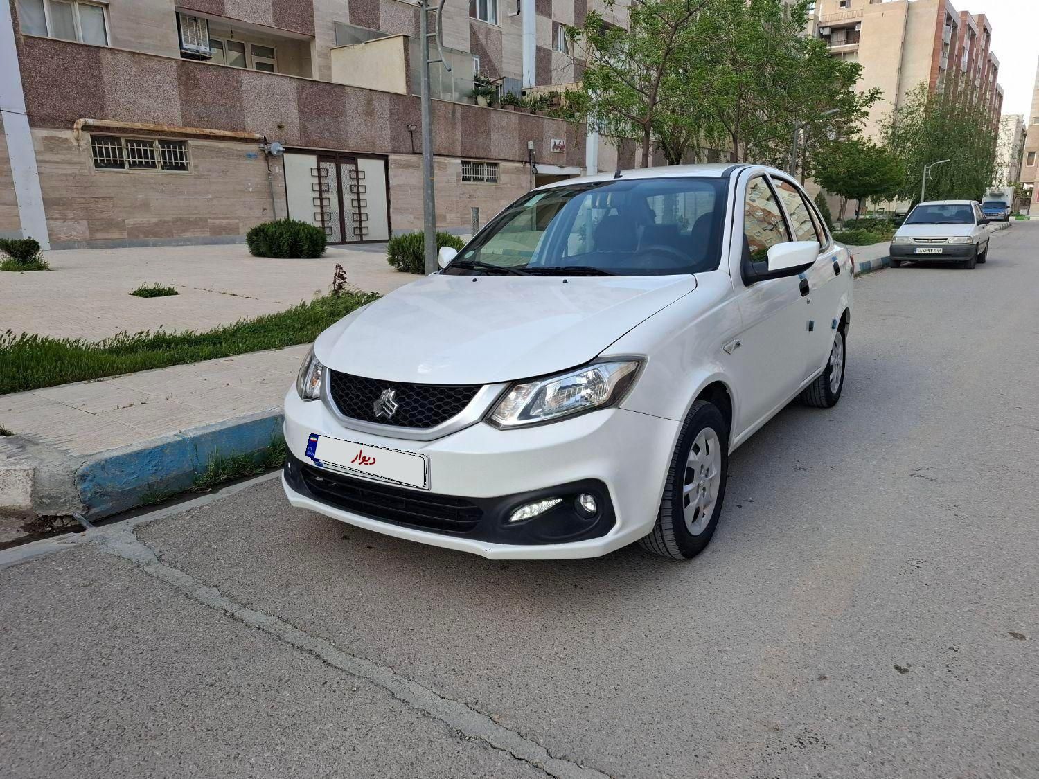 ساینا S دنده ای بنزینی - 1401