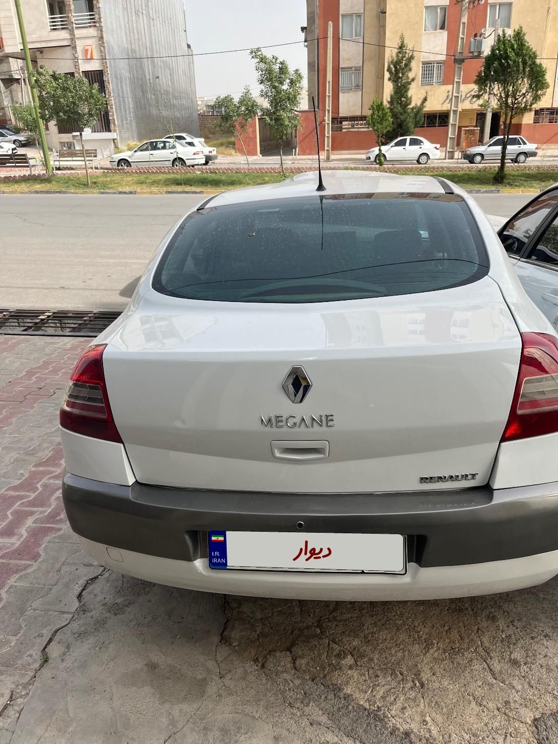 رنو مگان پارس خودرو 2000 - 2011